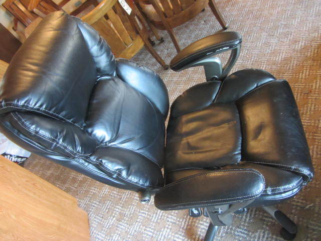 lot 115 image: Office Chair