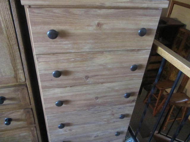 lot 352 image: Dresser