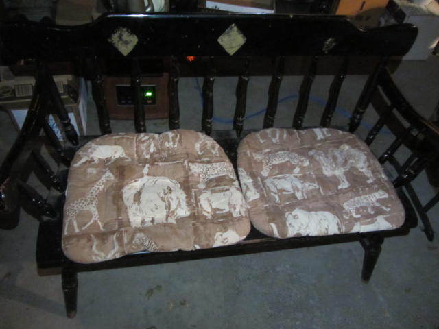lot 127 image: Hall Bench