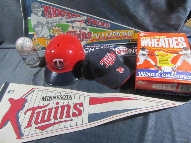 lot 134 image: MN Twins Memorabilia