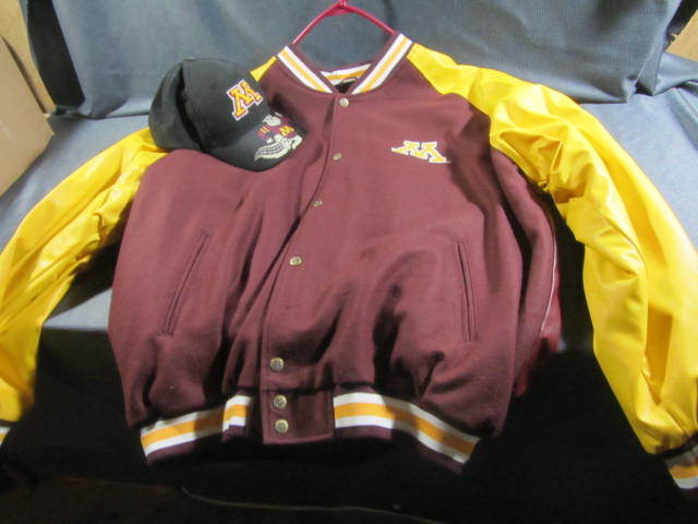 lot 137 image: MN Gophers Jacket, Hat