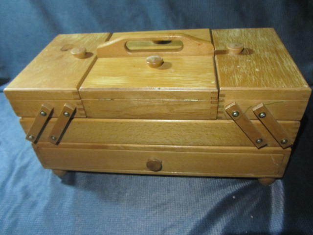 lot 128 image: Sewing Box & Notions