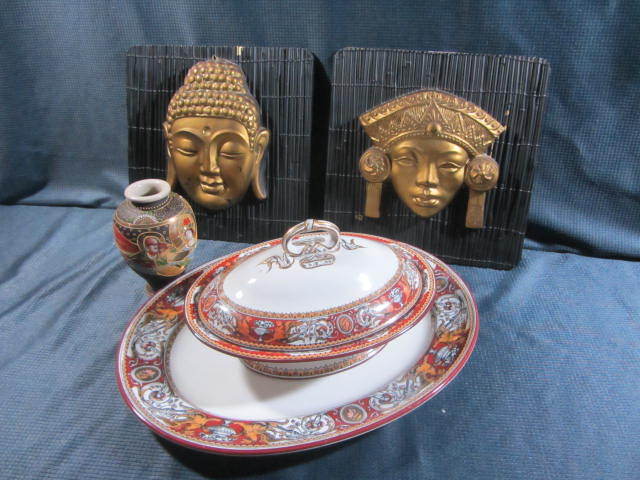 lot 142 image: Platter, Statues