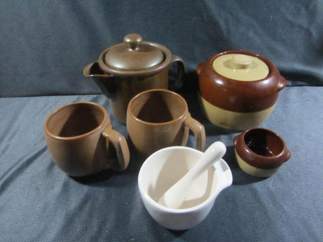 lot 159 image: Frankoma, MortarPestle