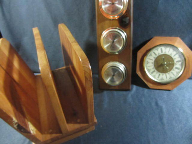 lot 186 image: Stand, Weather Center, Clock