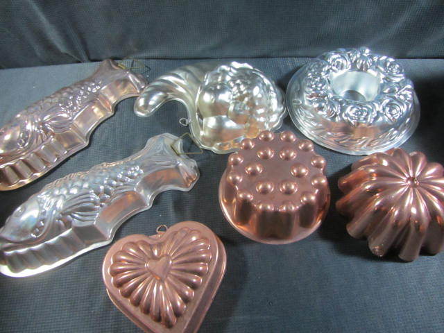 lot 190 image: Molds