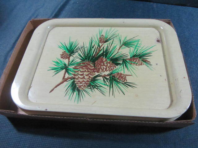 lot 194 image: Vintage Trays