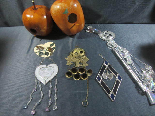 lot 195 image: Wind Chimes, Suncatchers