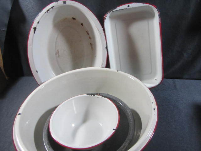 lot 203 image: Vintage Enamelware
