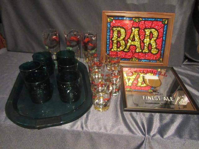 lot 210 image: Signs, Pheasant Glasses