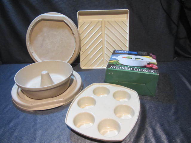 lot 241 image: Microwave Cookware, Steamer Cooker