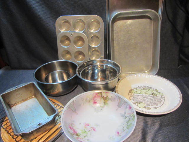 lot 244 image: Bakeware
