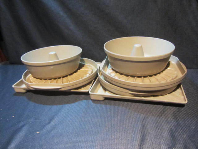 lot 250 image: Microwave Cookware