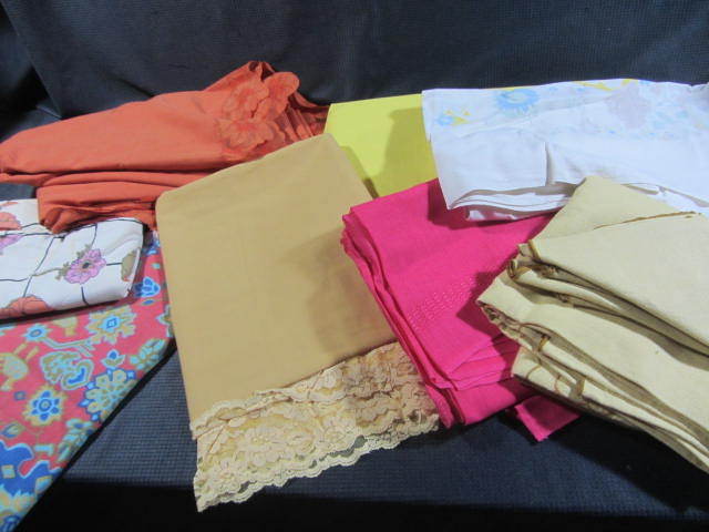 lot 165 image: Tablecloths