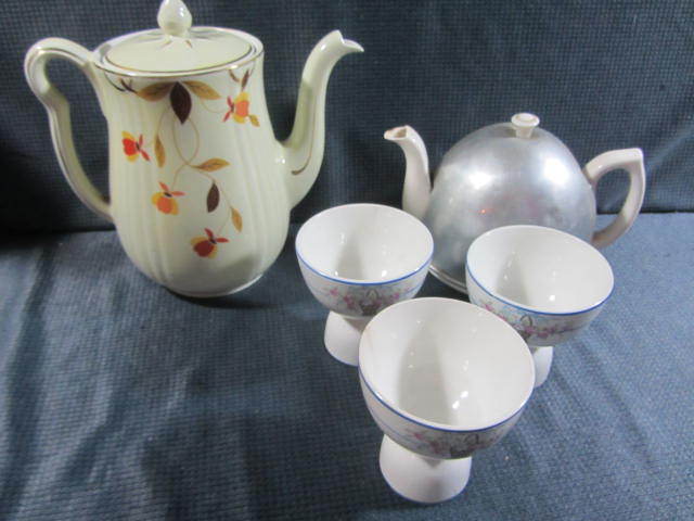 lot 168 image: Coffee, Teapot, Egg Cups