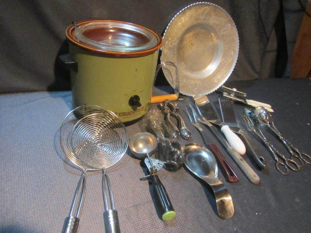 lot 279 image: Crock Pot, Utensils, Gadgets