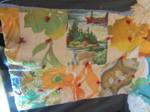 lot 295 image: Quilt, Linens