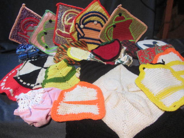 lot 297 image: Handmade Hot Pads