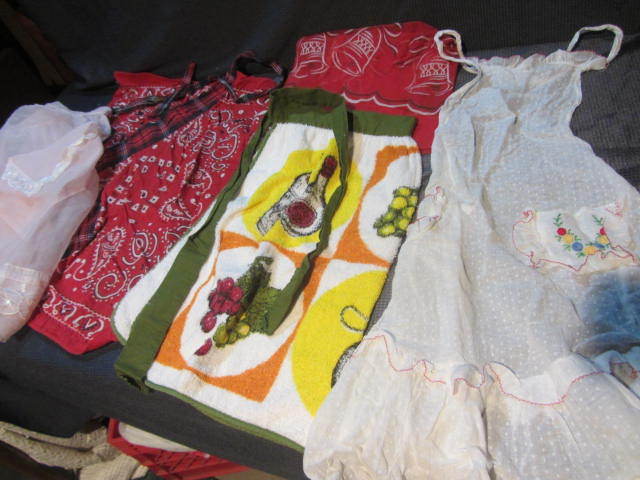lot 298 image: Ladies Aprons