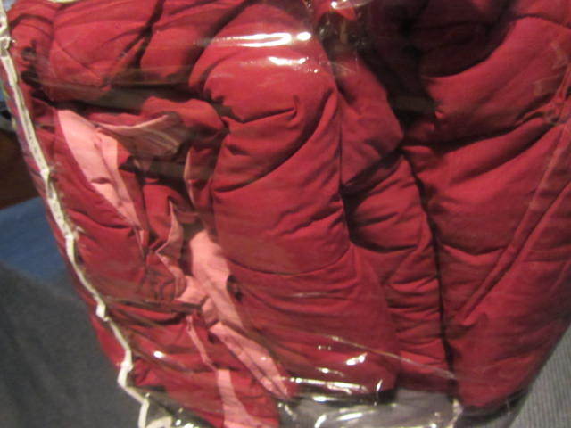 lot 322 image: Comforters