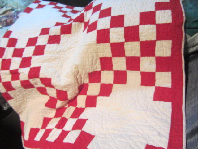 lot 323 image: Quilts