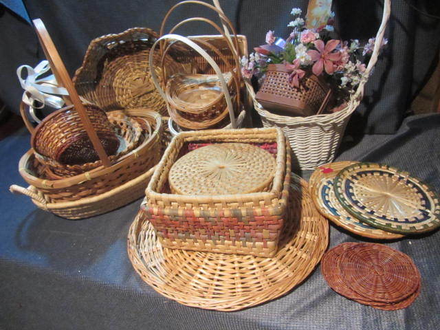 lot 350 image: Basket