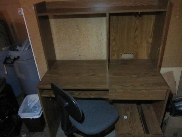lot 360 image: Computer Desk, Chair, Stand