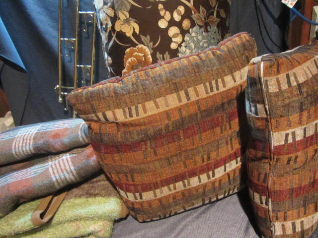lot 362 image: Pillows, Chair Pads, Blanket