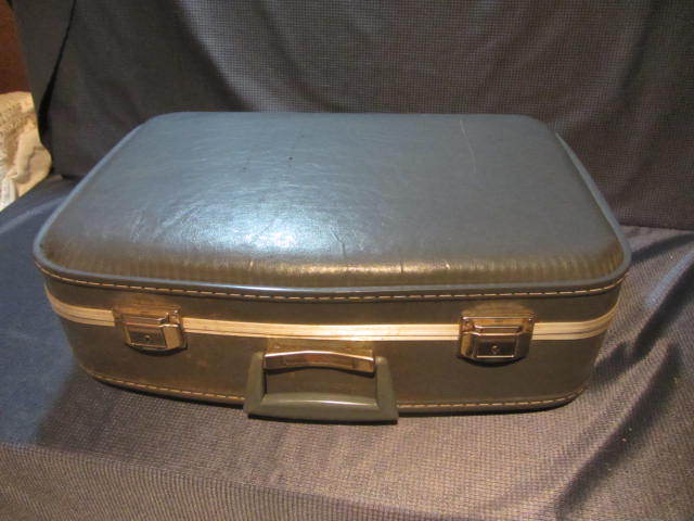 lot 364 image: Overnight Case