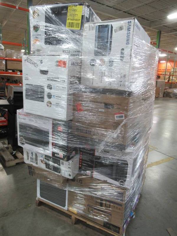 lot 110 image: WHOLESALE MIXED PALLET OF RETURNS - SMALL APPLIANCES