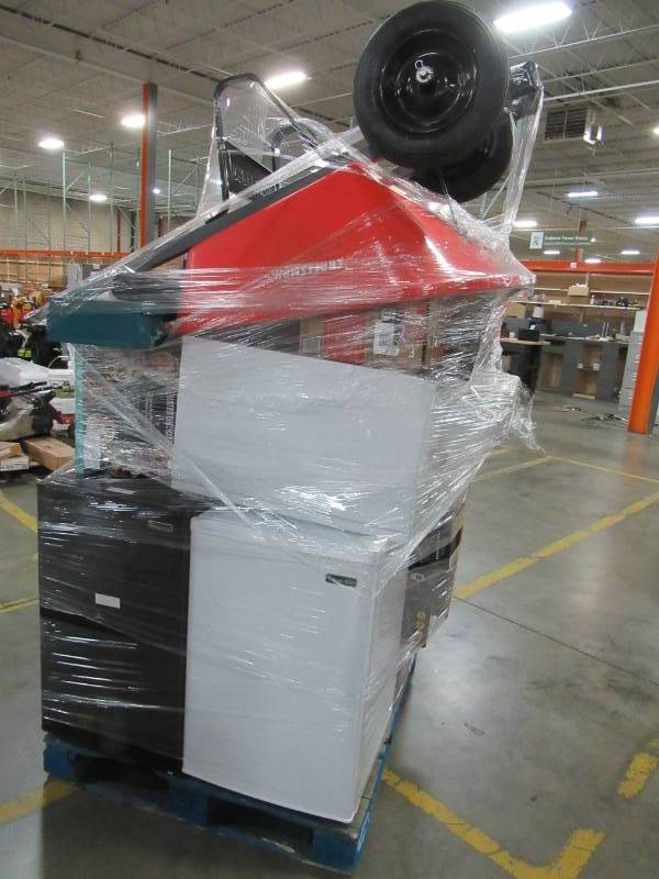 lot 111 image: WHOLESALE MIXED PALLET OF RETURNS - SMALL APPLIANCES, TOOLS AND HOUSEWARES