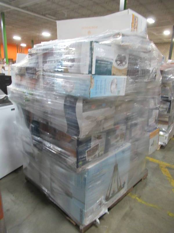 lot 265 image: WHOLESALE MIXED PALLET OF RETURNS - CEILING FANS AND LIGHTING