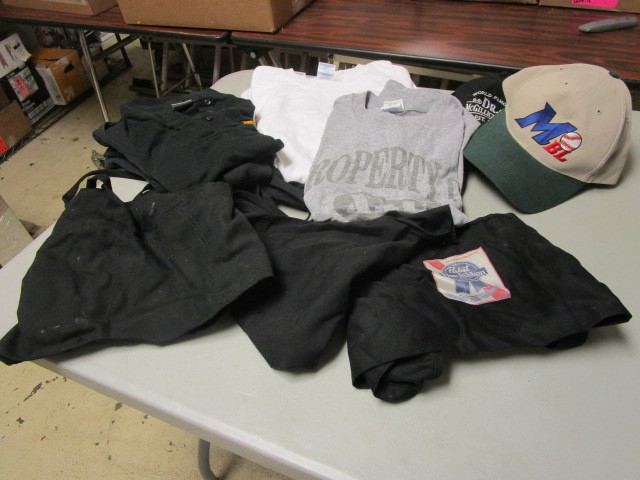 lot 122 image: THE BIG TEN RESTAURANT AND BAR T-SHIRTS, POLO SHIRTS, BASEBALL CAPS, WAITRESS APRONS