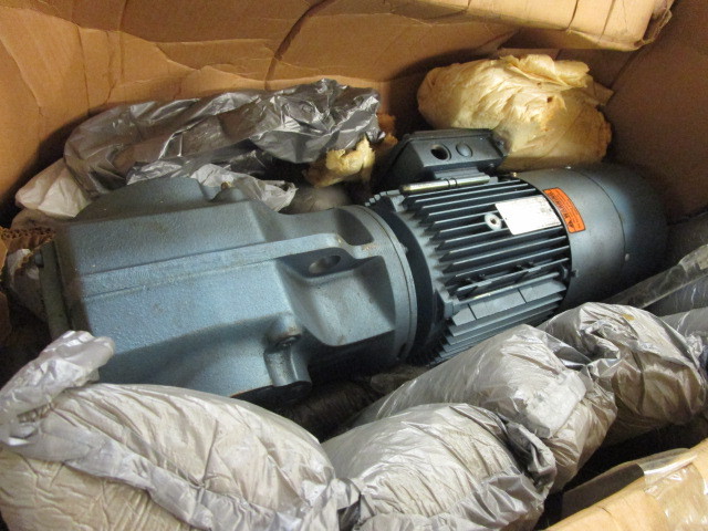lot 128 image: SEW EURODRIVE GEAR BOX