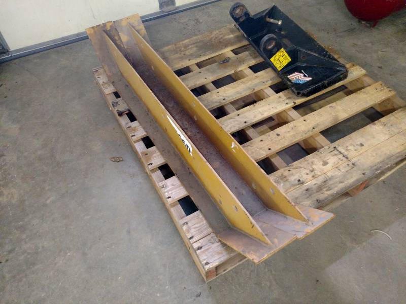 lot 15 image: New 4 Hardened Snow Pusher Shoes...