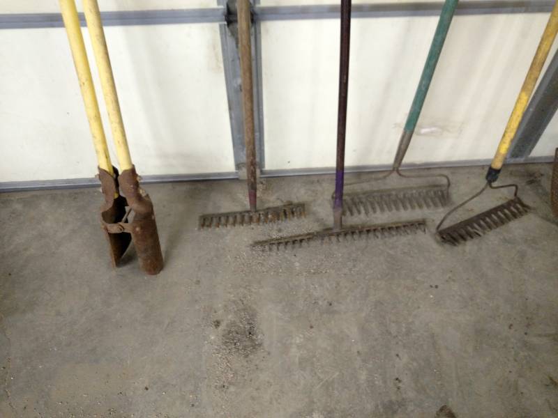lot 21 image: Asstd Tools...