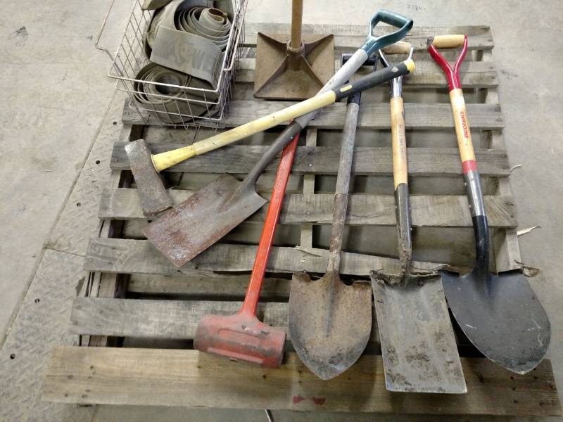 lot 22 image: Asstd Tools & Misc. on Skid...