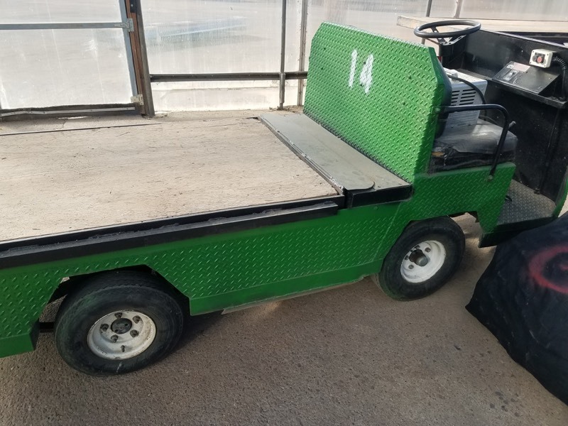 lot 2 image: Karrior 2400 Industrial Electric Lift-Bed Utility Cart