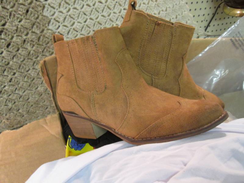 lot 3 image: Box Full of Misc Clothing, ShoesSl...