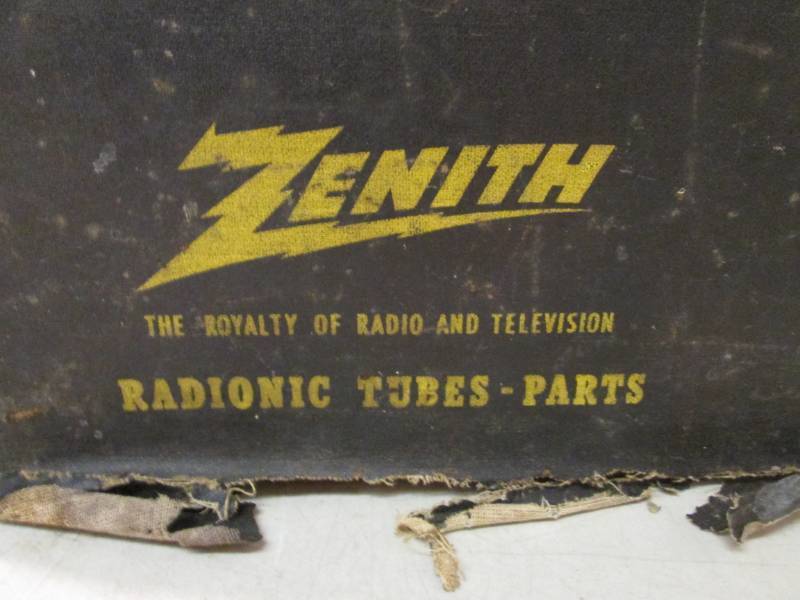 lot 33 image: Vintage Zenith Radionic Tubes - Par...