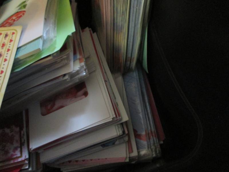lot 7 image: Large Lot of Valentines Day Greeting Cards A lot of resale value. RM2