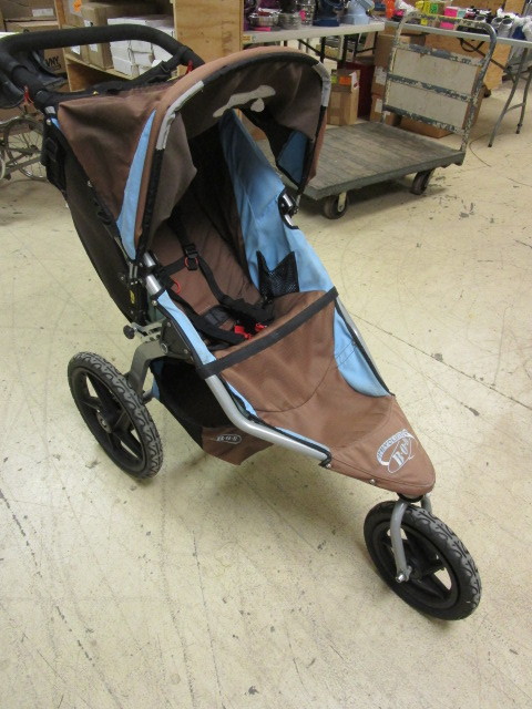 lot 228 image: BOB REVOLUTION JOGGING STROLLER