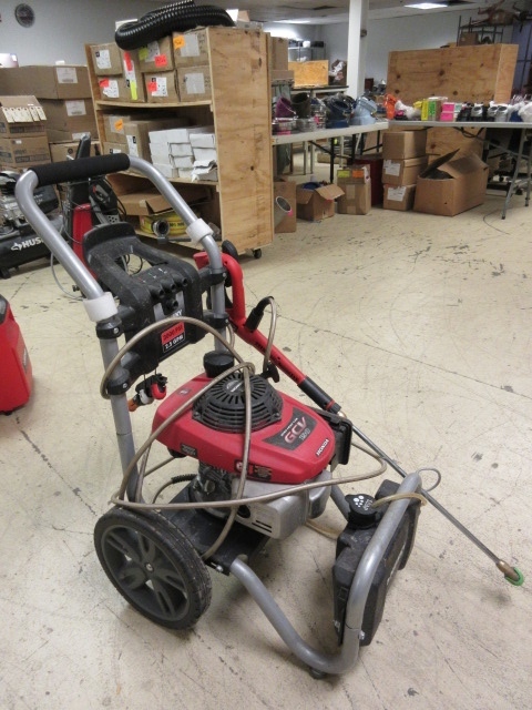 lot 234 image: HUSKY POWERWASHER WITH 3000 PSI
