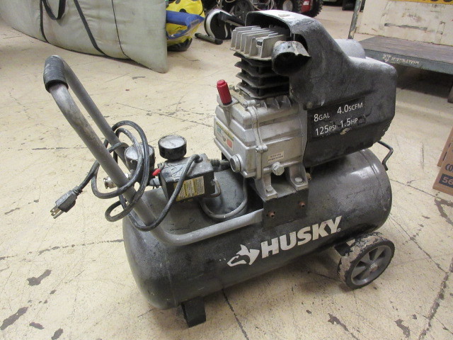 lot 237 image: HUSKY ELECTRIC AIR COMPRESSOR