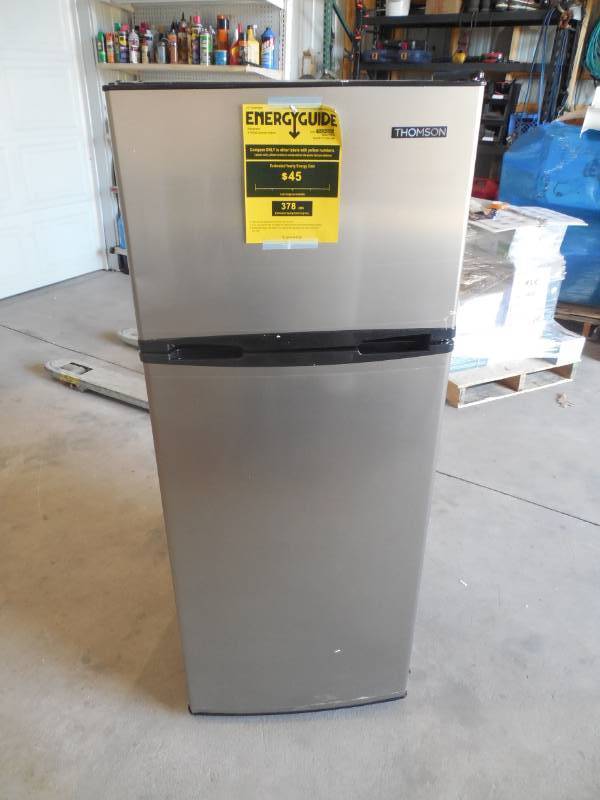 Thomson 7.5 cu. ft. TopFreezer Refrigerator Windows , Doors