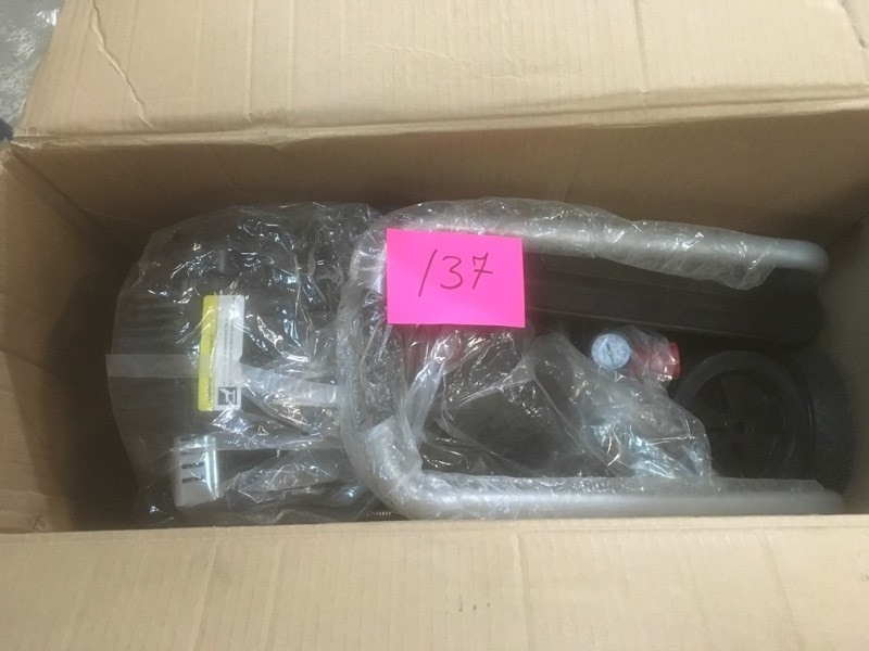 lot 137 image: Husky 8G 150 PSI Hotdog Air Compressor- open box