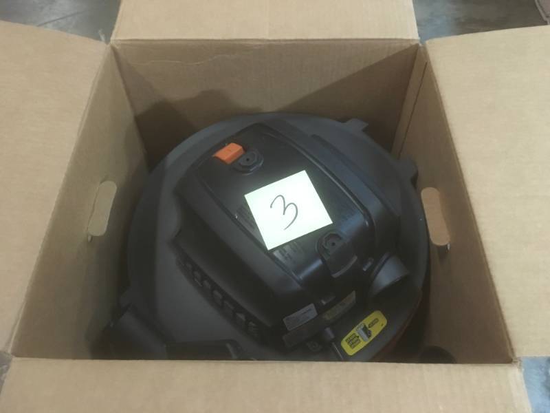 lot 3 image: 9 Gal. 4.25-Peak HP NXT WetDry Vac- good condition