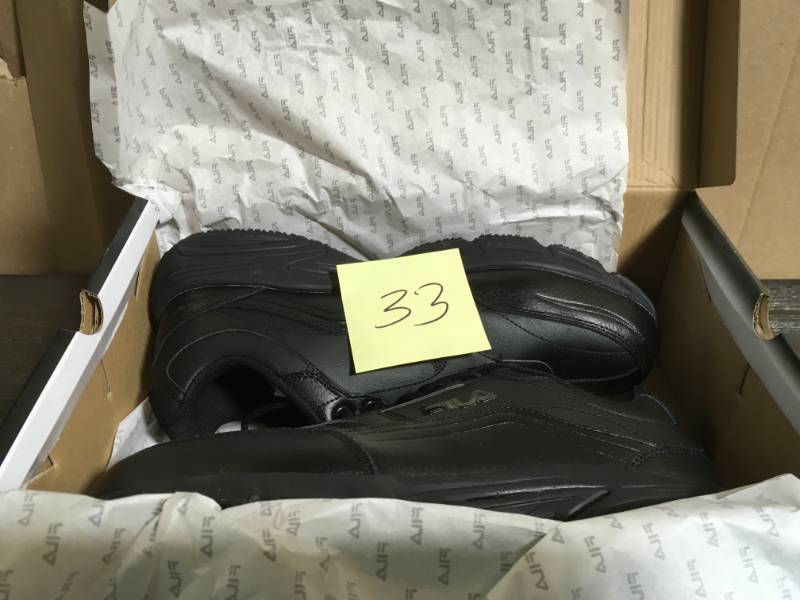 lot 33 image: Mens Fila Memory Workshift Slip-Resistant Steel-Toe Work Shoes SZ 12- not used