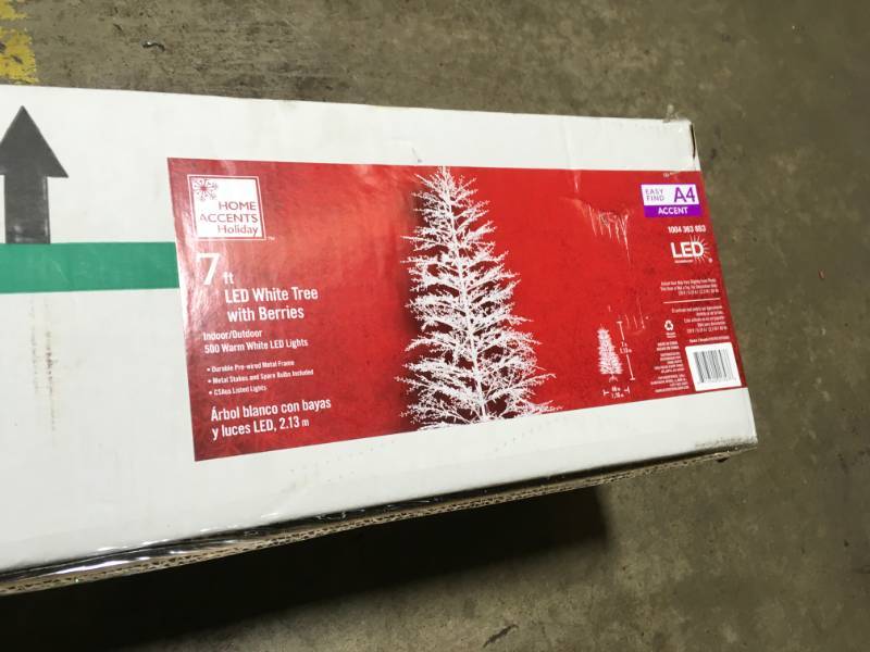 lot 53 image: Home Accents Holiday 7 ft. Pre-Lit Led White Berry Artificial Christmas Tree with 500 Warm White Light- good condition