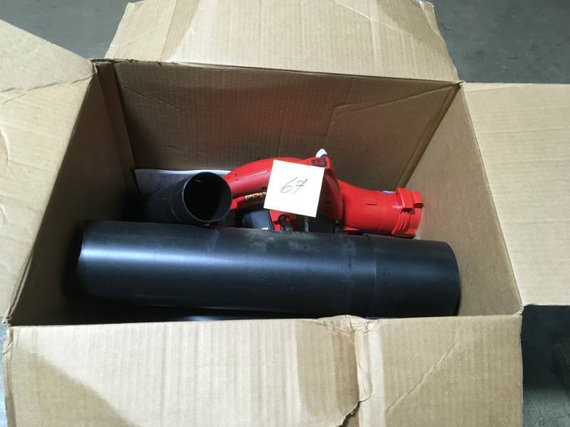 lot 67 image: Homelite Reconditioned 150 MPH 400 CFM 26cc Gas Handheld Blower Vacuum- good condition